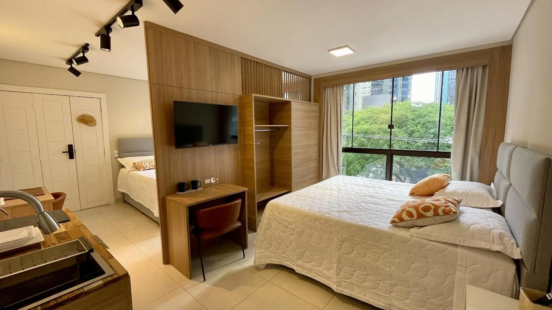No Centro Suites Florianopolis 1